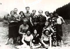 Click to enlarge image nusia_hanoar1.gif