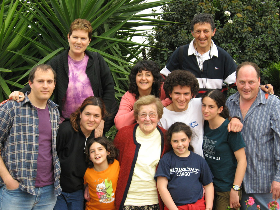 lusia and family