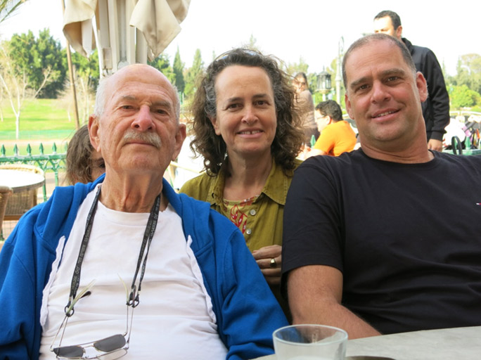 zeev henfeld
